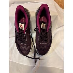 Women's Reebok Sneakers Wine Color Size 8 1/2